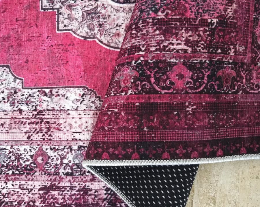 Růžový orientální koberec ve vintage stylu 5