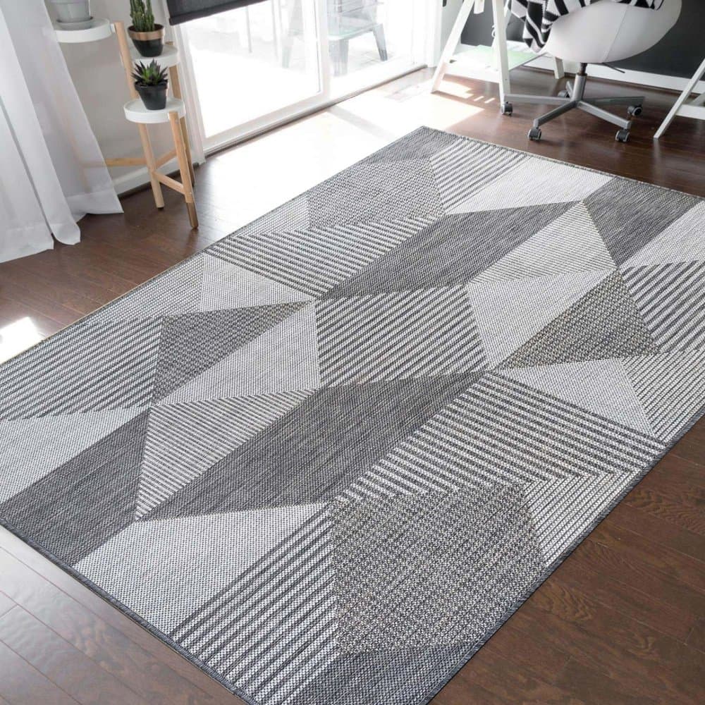 Stylový koberec s geometrickými vzory v šedé barvě