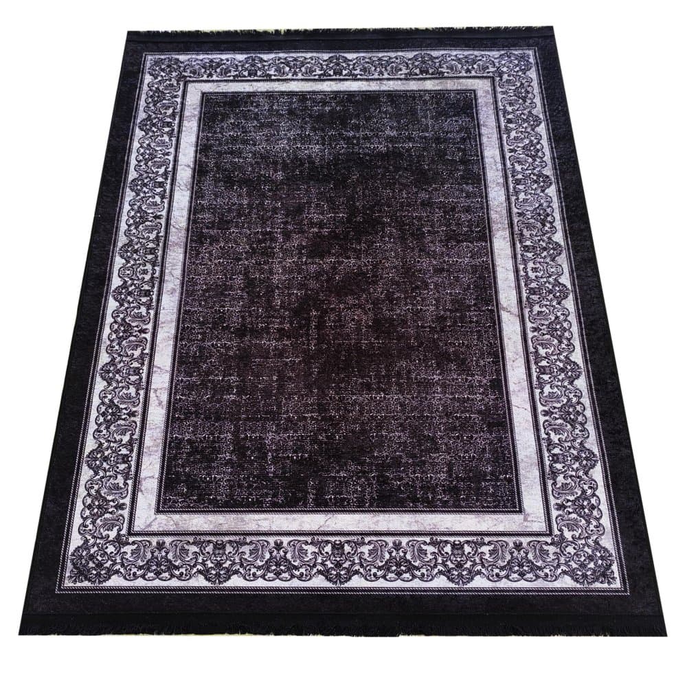 Elegantní černý koberec s ornamentálním okrajem 3