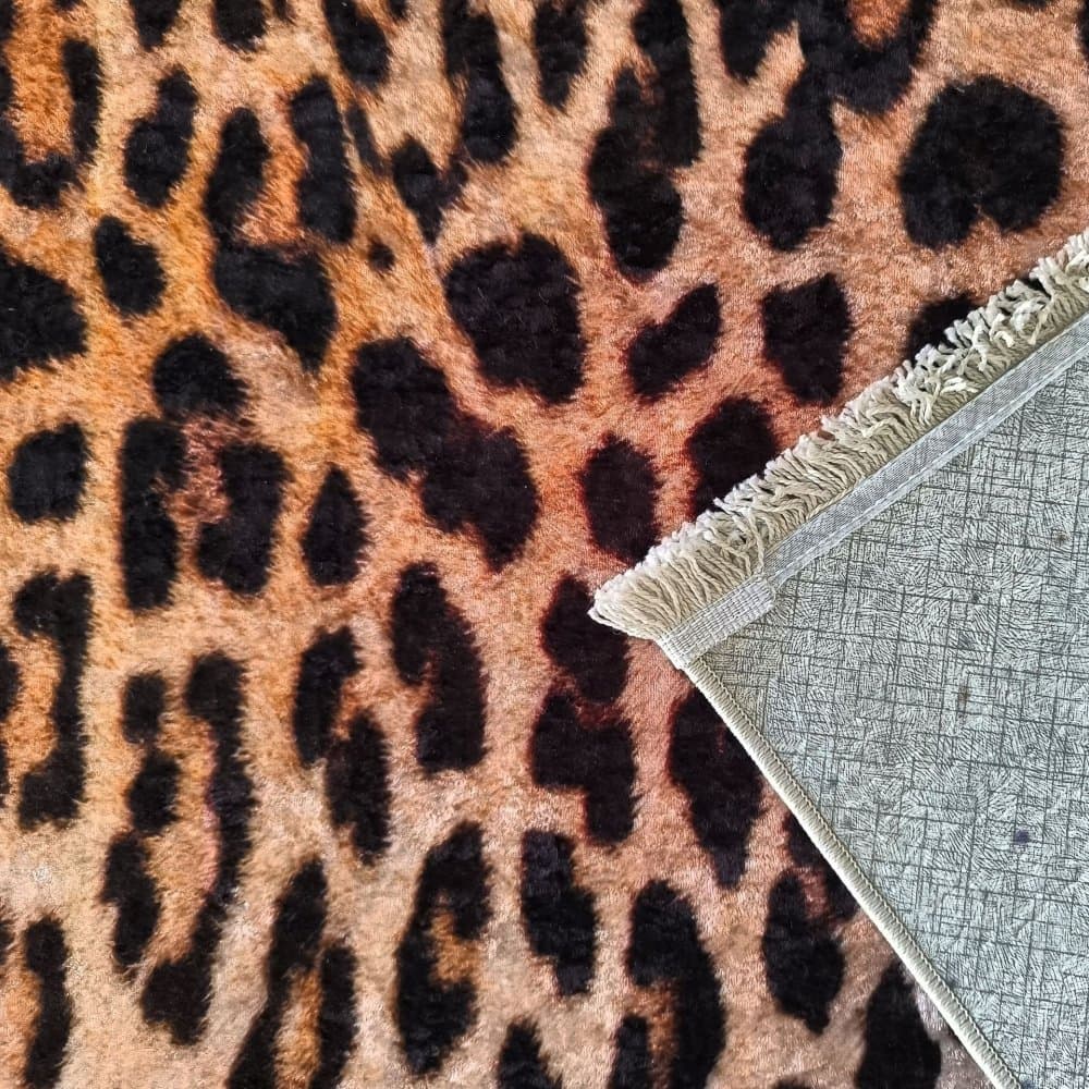 Koberec s nadčasovým leopardím vzorem 7
