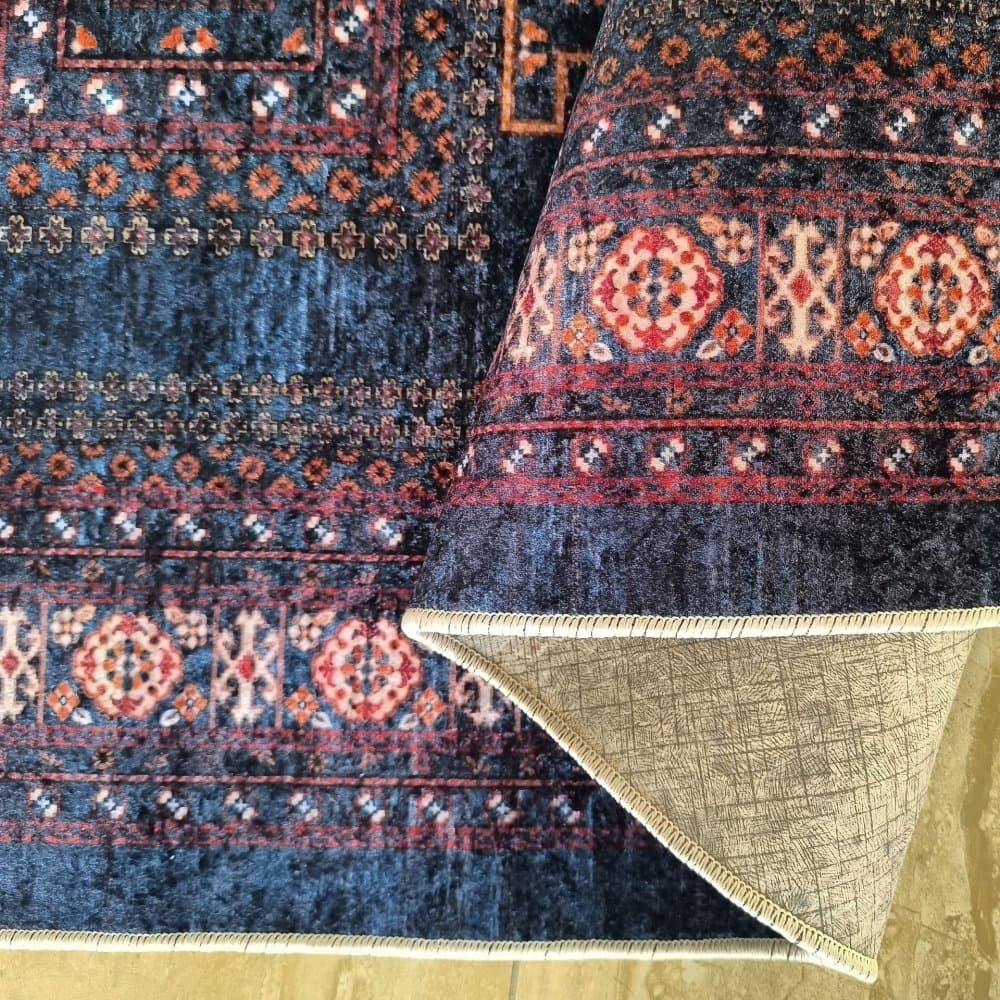 Tmavý vintage koberec s výrazným orientálním vzorem 6