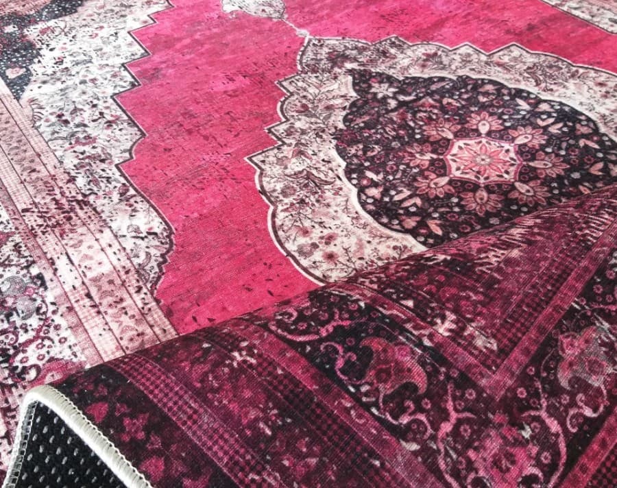 Růžový orientální koberec ve vintage stylu 6