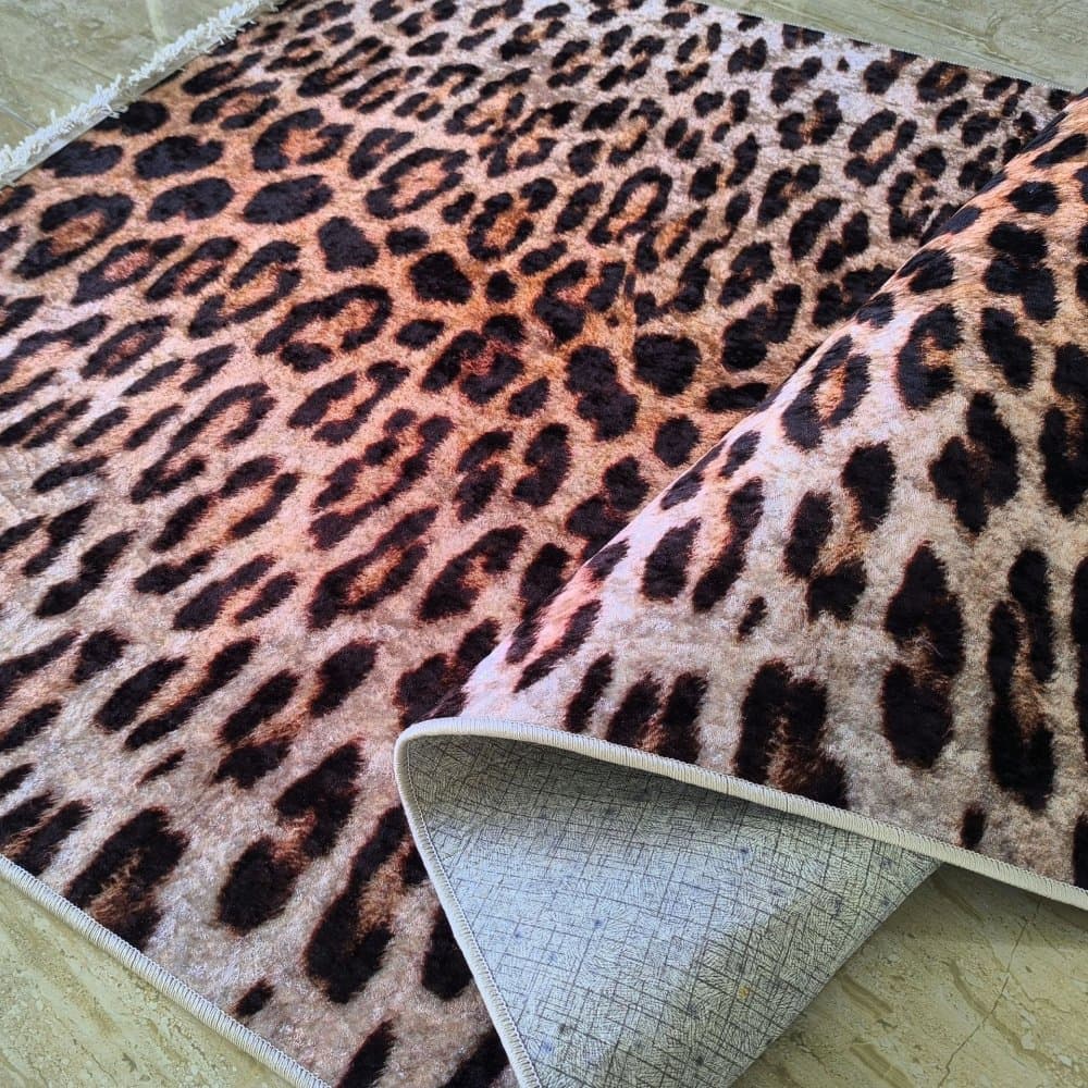 Koberec s nadčasovým leopardím vzorem 6