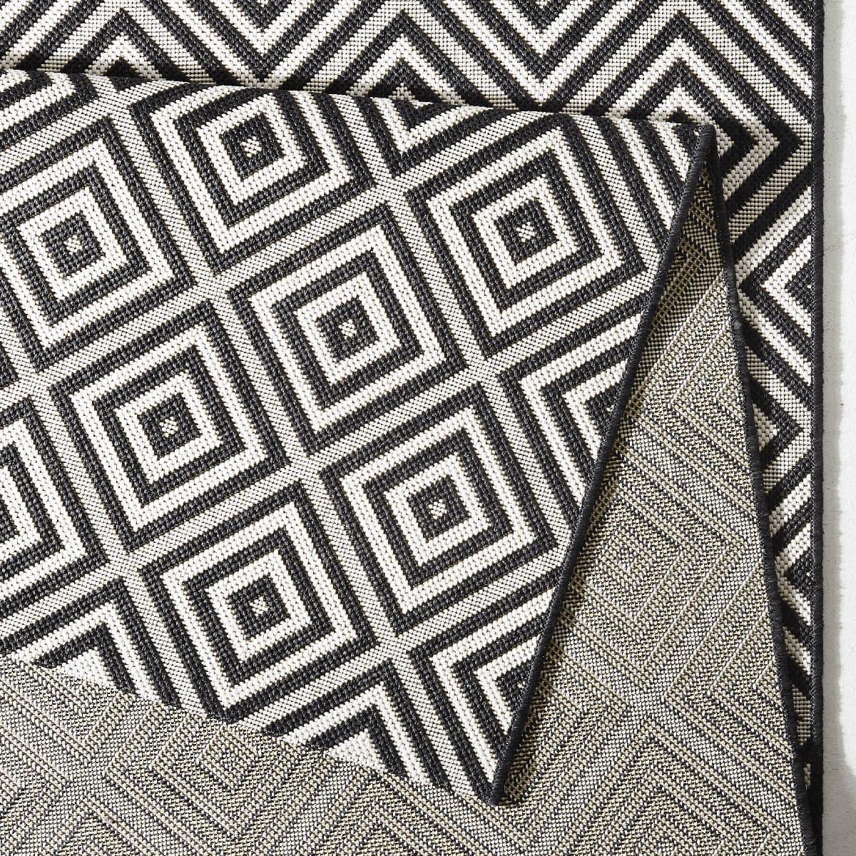 Kusový koberec Northrugs Meadow 102474 Black 3