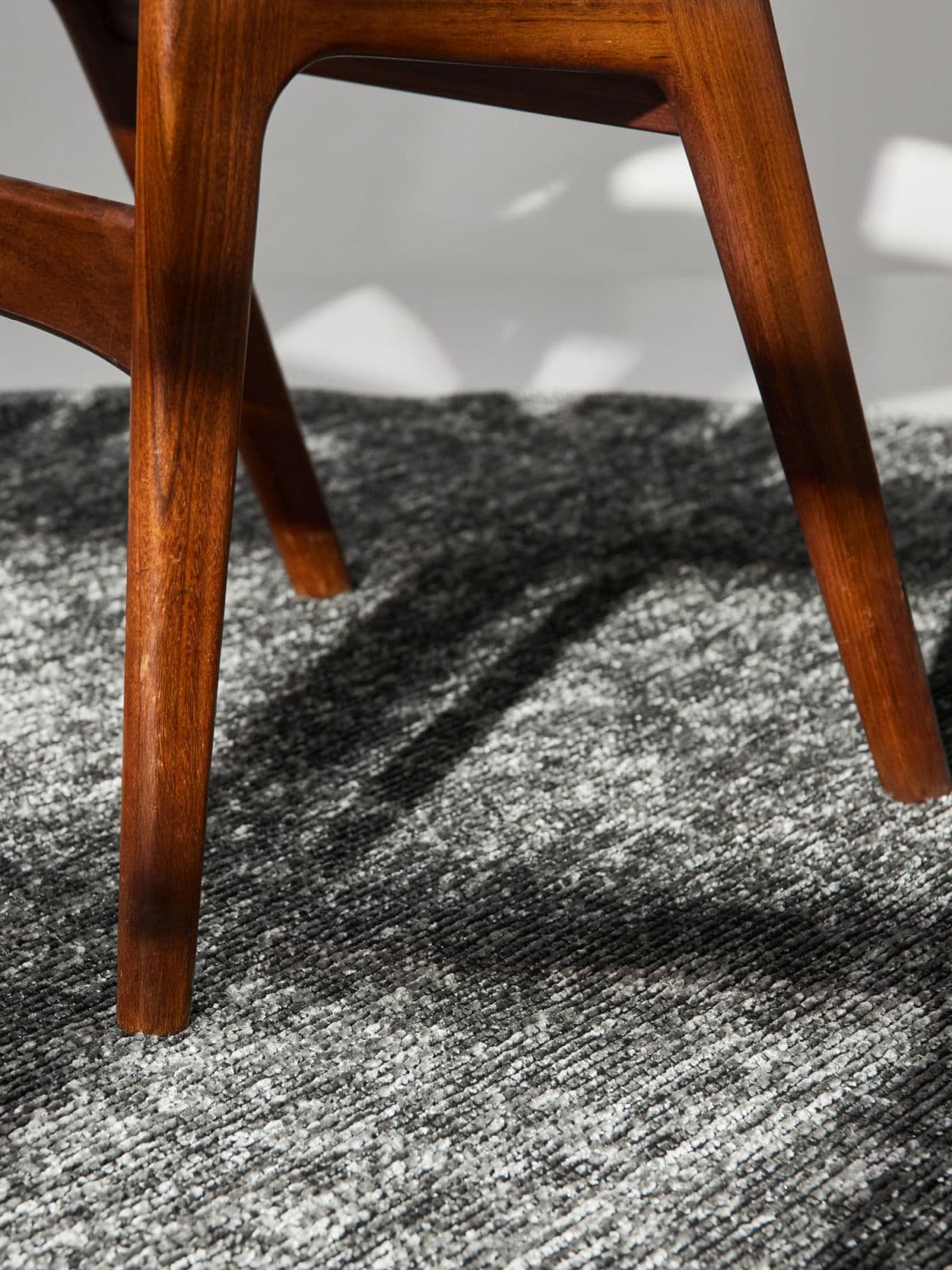 Kruhový kusový koberec Elle Decoration Brilliance 106310 Silver Grey Ø 160 cm 9