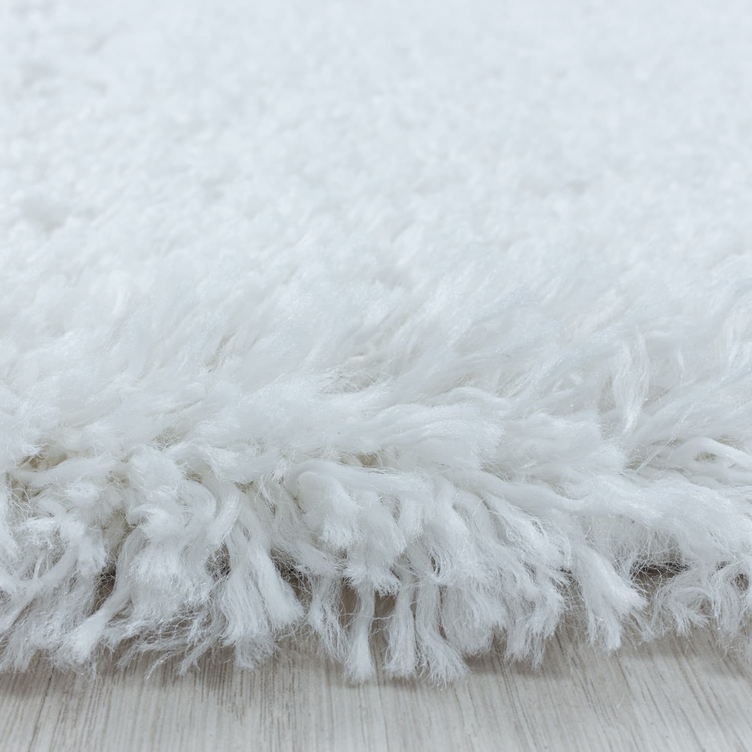 Kusový koberec Fluffy Shaggy 3500 white 3
