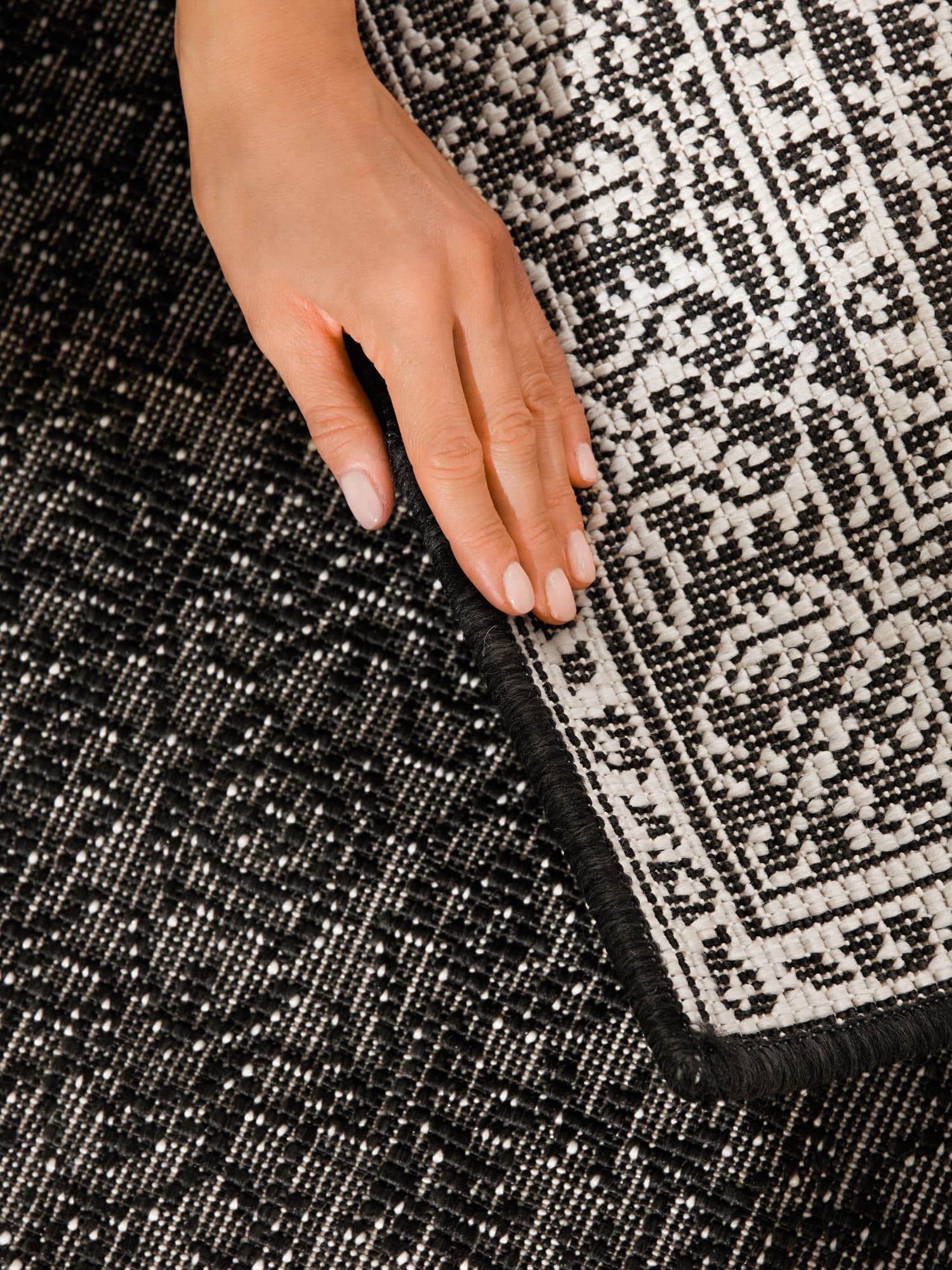 Běhoun Duet Kona Black/White - na ven i na doma 8