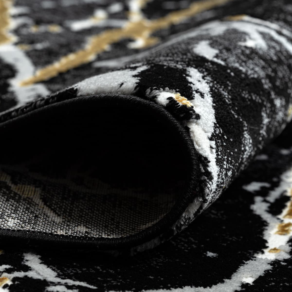 Kusový koberec Allure 1963 black/gold 5