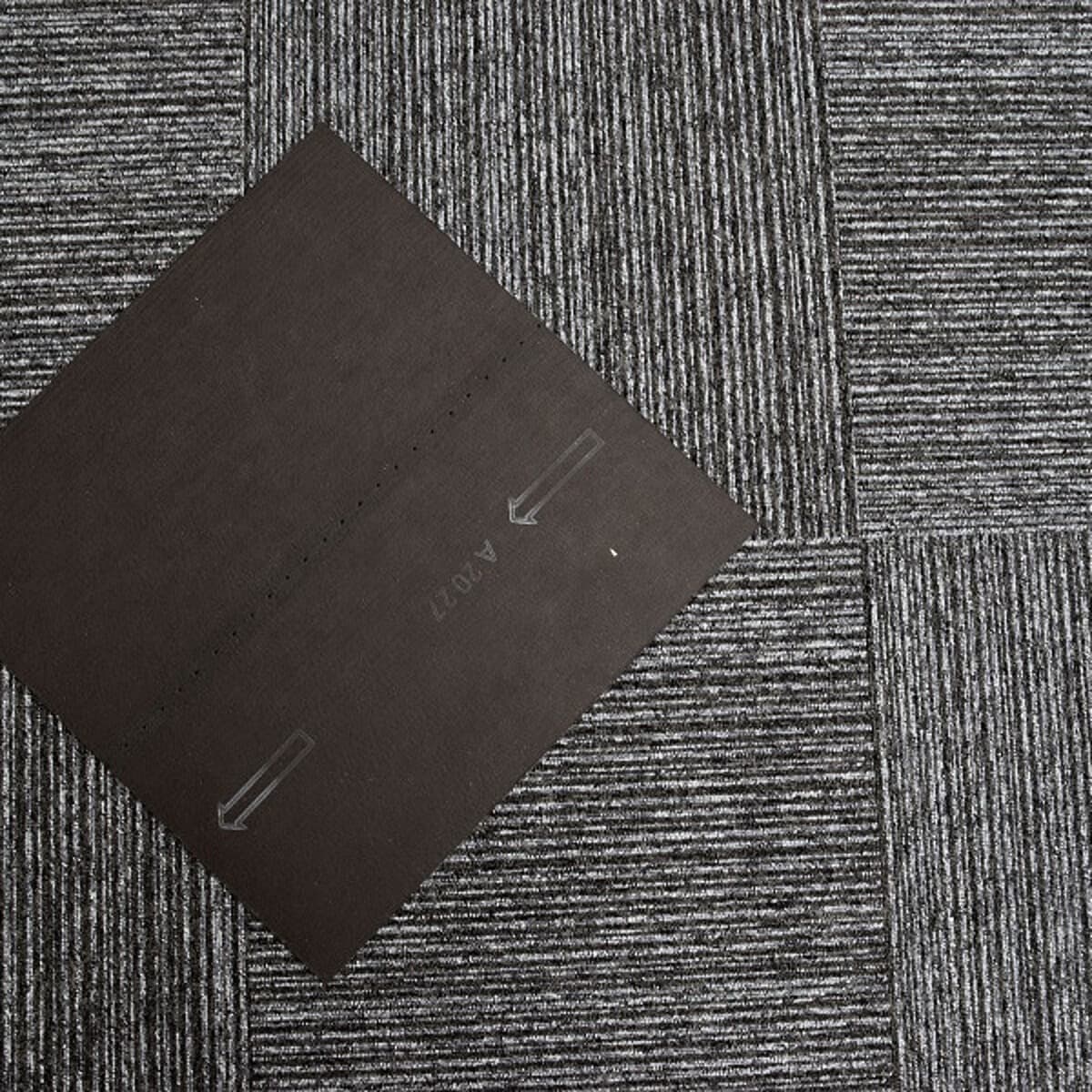 Kobercový čtverec Coral Lines 60345-50 šedo-černý 5